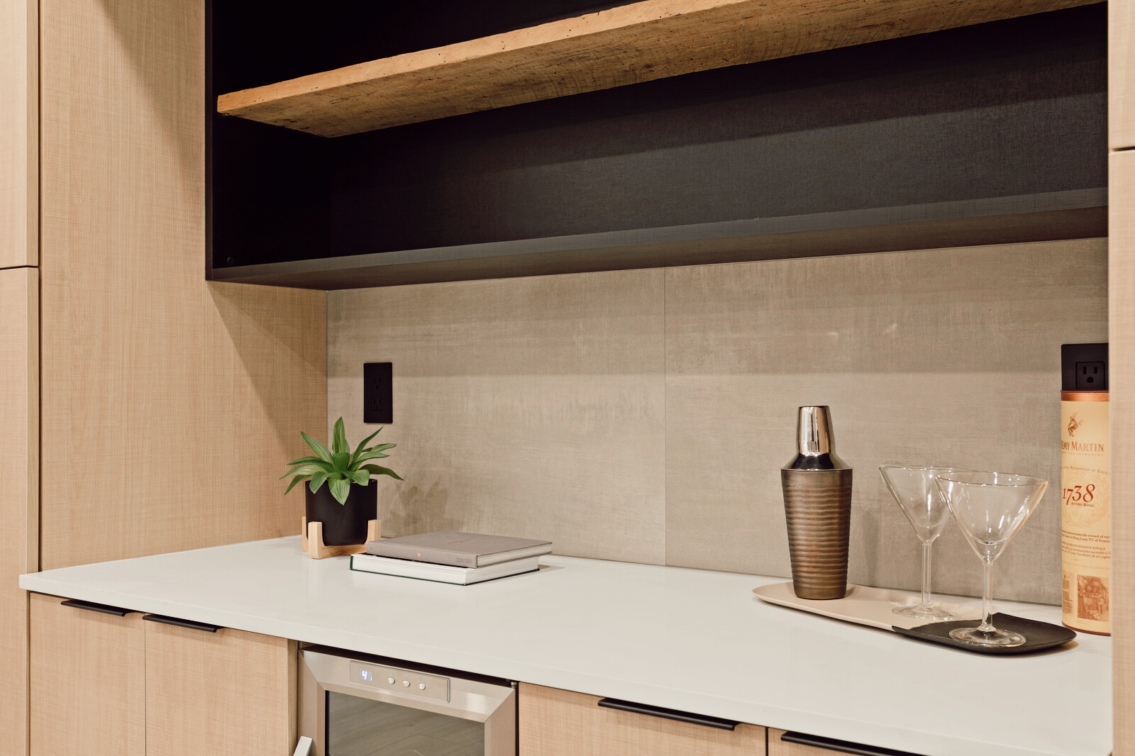 Custom Bar